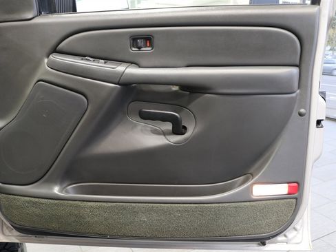 Used 2005 Chevrolet Silverado 2500 LS w/ Heavy-Duty Power Package image 63