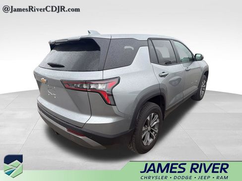 Used 2026 Chevrolet Equinox LT FWD image 10