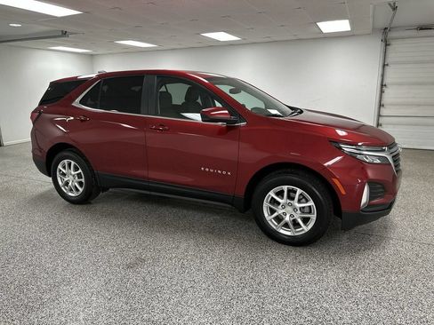 Used 2024 Chevrolet Equinox LT AWD/4WD image 2