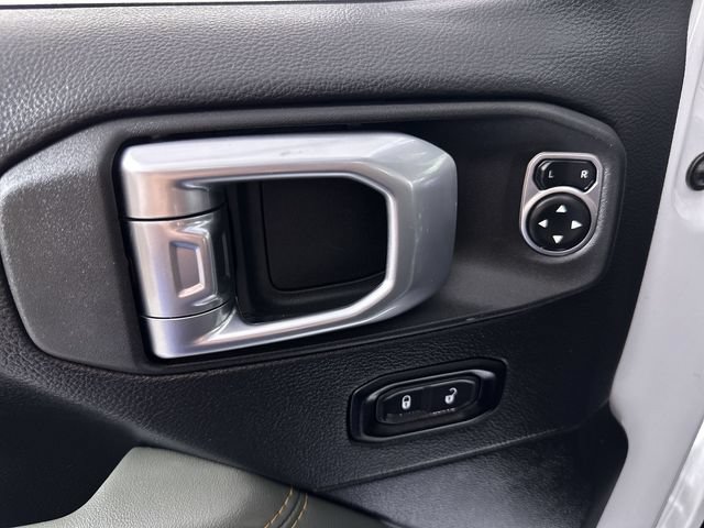 Used 2024 Jeep Gladiator Mojave w/ Convenience Group AWD/4WD image 24