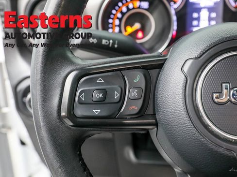 Used 2023 Jeep Gladiator Sport image 14