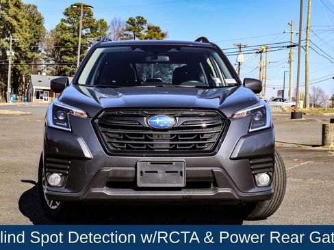 Used 2023 Subaru Forester Premium image 2