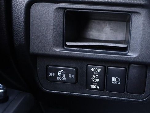 Used 2018 Toyota Tacoma TRD Off-Road image 20