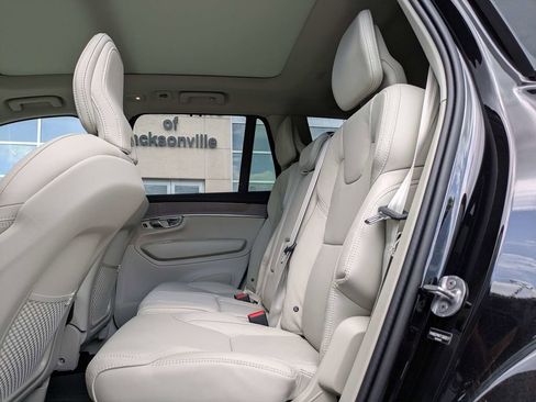 New 2026 Volvo XC90 B6 Ultra w/ Protection Package Premier AWD/4WD image 16