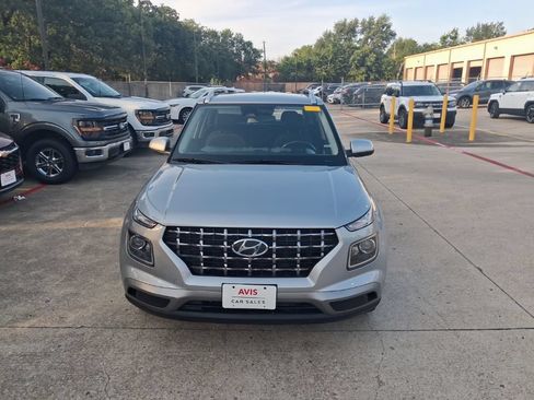 Used 2025 Hyundai Venue SEL FWD image 5