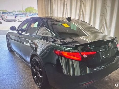 Used 2020 Alfa Romeo Giulia w/ Nero Edizione RWD image 3