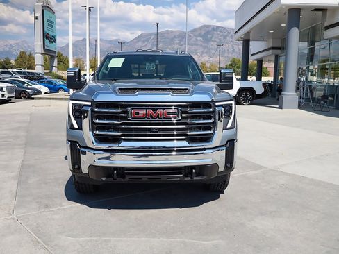 Used 2024 GMC Sierra 2500 SLT w/ SLT Premium Package image 9