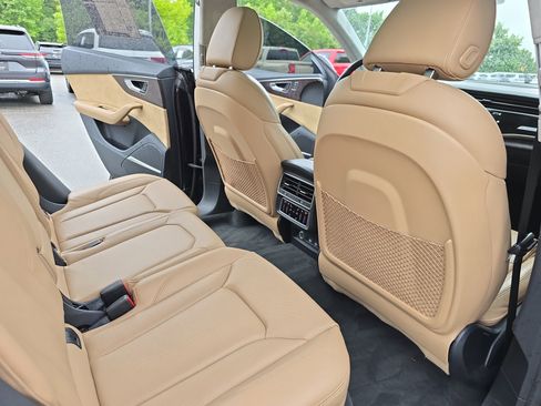 Used 2019 Audi Q8 Prestige AWD/4WD image 11