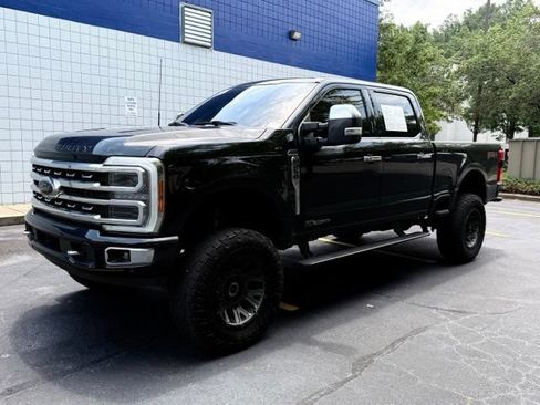 Used 2023 Ford F250 Platinum AWD/4WD image 2