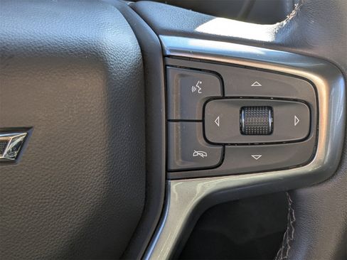 Used 2022 Chevrolet Suburban Z71 image 28