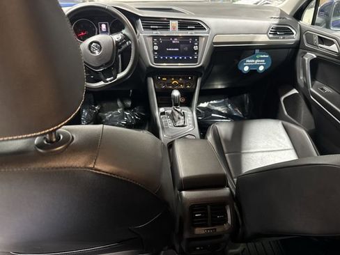 Used 2021 Volkswagen Tiguan SE image 11
