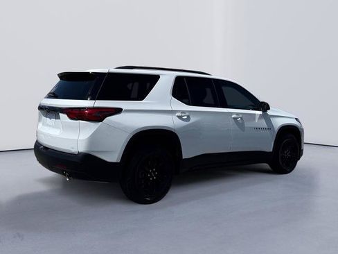 Used 2022 Chevrolet Traverse LS w/ Midnight/Sport Edition FWD image 5