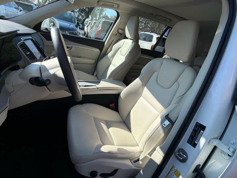 Certified 2024 Volvo XC90 B5 Core w/ Protection Package Premier image 26