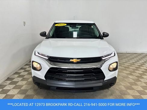 Used 2023 Chevrolet TrailBlazer LS FWD image 2