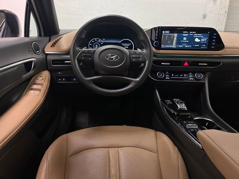 Used 2020 Hyundai Sonata Limited w/ Preferred Accessory Package FWD image 15