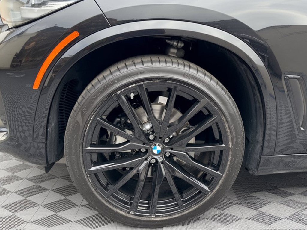 Used 2023 BMW X5 sDrive40i w/ M Sport Package RWD image 13