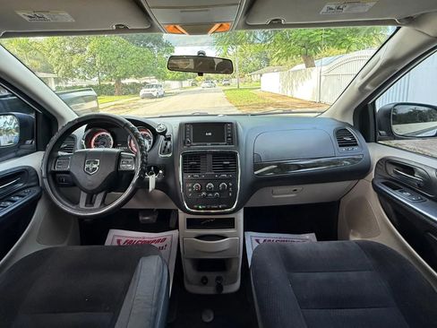 Used 2018 Dodge Grand Caravan SE image 15