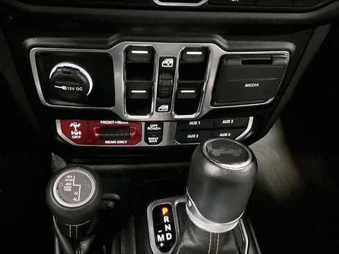 Used 2022 Jeep Wrangler Unlimited Rubicon AWD/4WD image 15