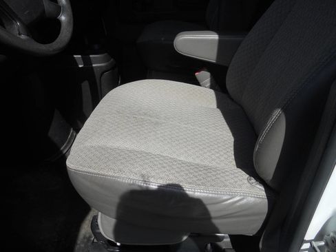 Used 2013 Chevrolet Express 2500 RWD image 19