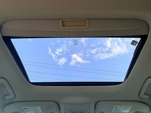 Used 2013 Lincoln MKZ AWD image 17