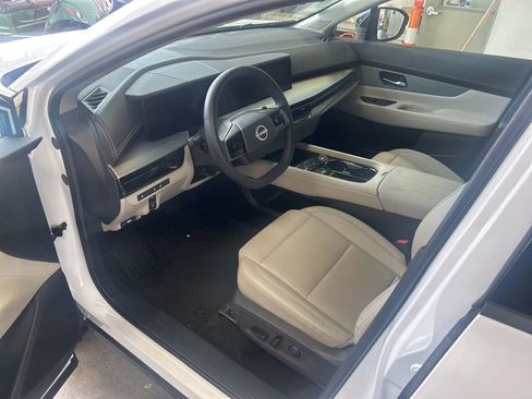 Used 2025 Nissan Murano SL AWD/4WD image 3