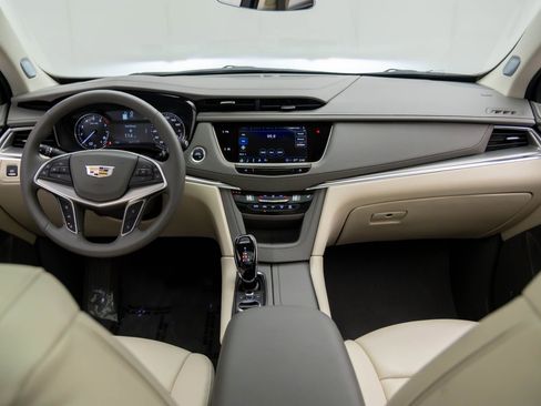 Used 2025 Cadillac XT5 Premium Luxury w/ LPO, Floor Liner Package image 10