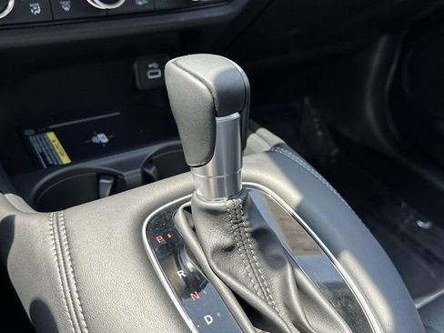 Used 2025 Honda HR-V EX-L image 30