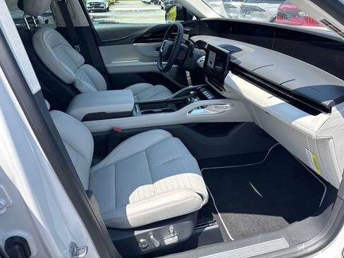 New 2026 Lincoln Nautilus Reserve AWD/4WD image 15