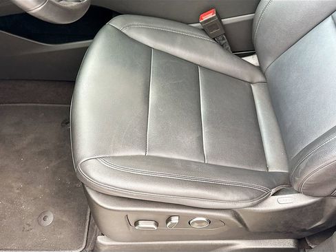 Used 2023 Cadillac Escalade Luxury image 21