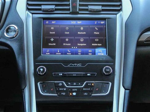 Used 2019 Ford Fusion SEL image 14