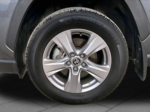 Used 2025 Toyota RAV4 LE AWD/4WD image 9