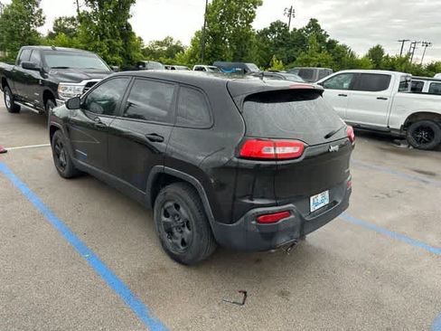 Used 2015 Jeep Cherokee Sport FWD image 13