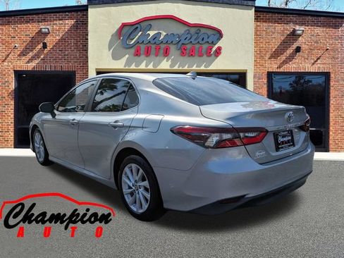 Used 2021 Toyota Camry LE FWD image 7