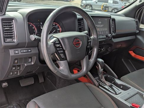 Used 2022 Nissan Frontier PRO-4X image 13