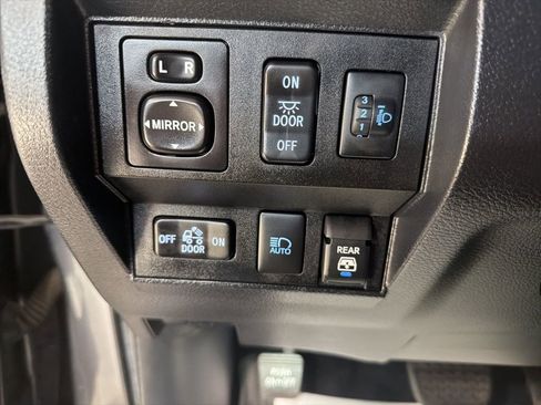 Used 2020 Toyota Tundra SR5 w/ SR5 Upgrade Package AWD/4WD image 27