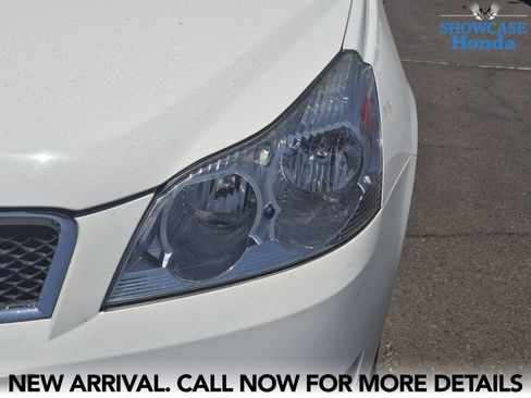 Used 2011 Chevrolet Traverse LT AWD/4WD image 10