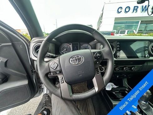 Used 2020 Toyota Tacoma TRD Off-Road w/ Technology Package AWD/4WD image 19