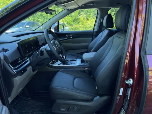 New 2026 Kia Carnival FWD image 26