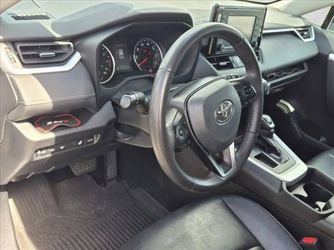 Used 2021 Toyota RAV4 XLE Premium FWD image 10