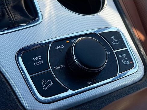 Used 2021 Jeep Grand Cherokee Summit w/ Platinum Series Group image 29