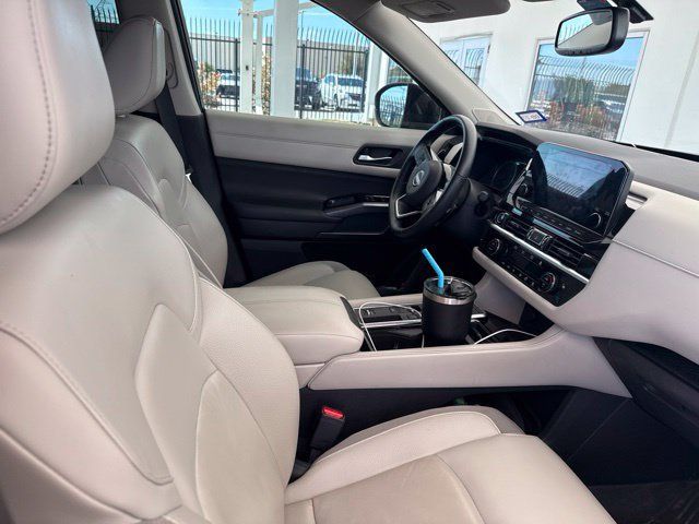 Used 2022 Nissan Pathfinder SL w/ SL Premium Package FWD image 12