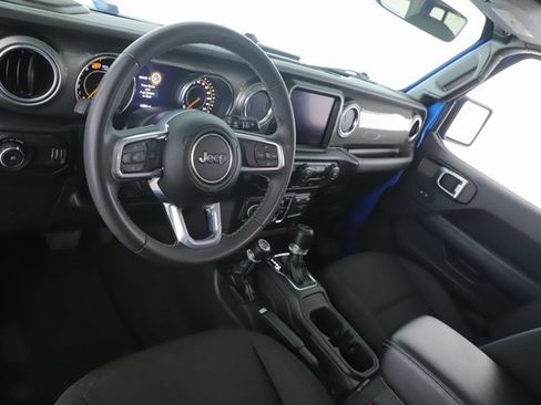 Used 2023 Jeep Wrangler Sahara image 17