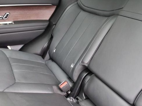 Used 2025 Land Rover Range Rover SE image 24