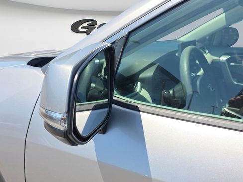 Used 2019 Toyota RAV4 XLE w/ Convenience Package image 25