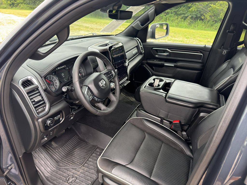 Used 2025 RAM 1500 Laramie AWD/4WD image 9