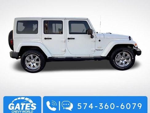 Used 2013 Jeep Wrangler Unlimited Sahara w/ Connectivity Group AWD/4WD image 10