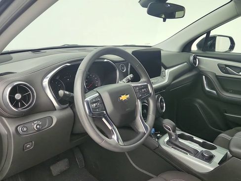 Used 2025 Chevrolet Blazer LT FWD image 13