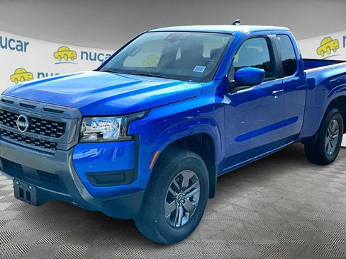 Used 2025 Nissan Frontier SV image 5