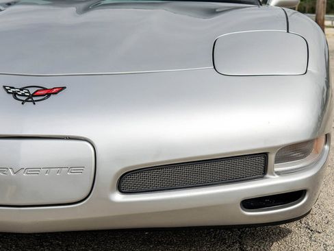 Used 2004 Chevrolet Corvette Coupe w/ Roof Package RWD image 80
