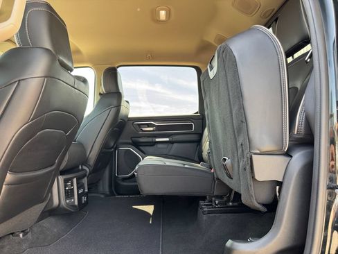 Used 2019 RAM 1500 Laramie AWD/4WD image 37